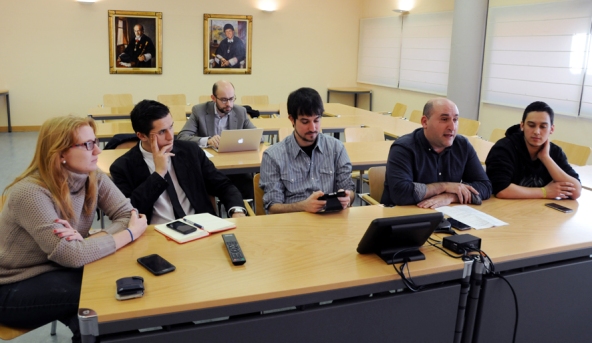 Alberto Castellano, segundo por la derecha.