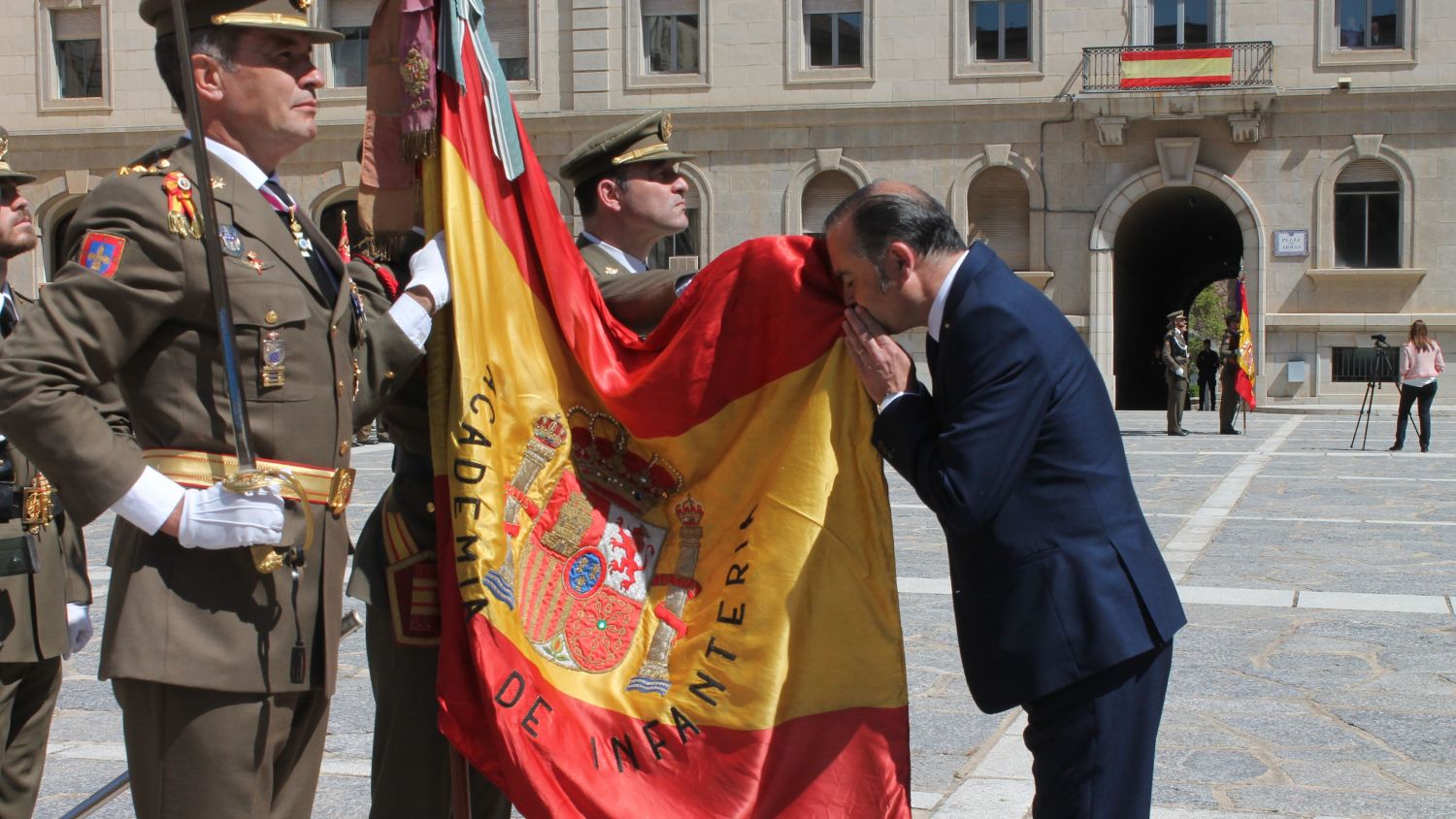 Unos 800 Civiles En La Jura De Bandera En Toledo Toledo Sociedad