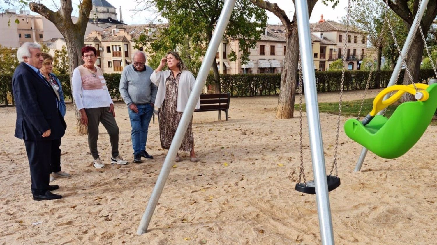 El parque del Crucero en el barrio de San Antón cuenta con una nueva zona infantil