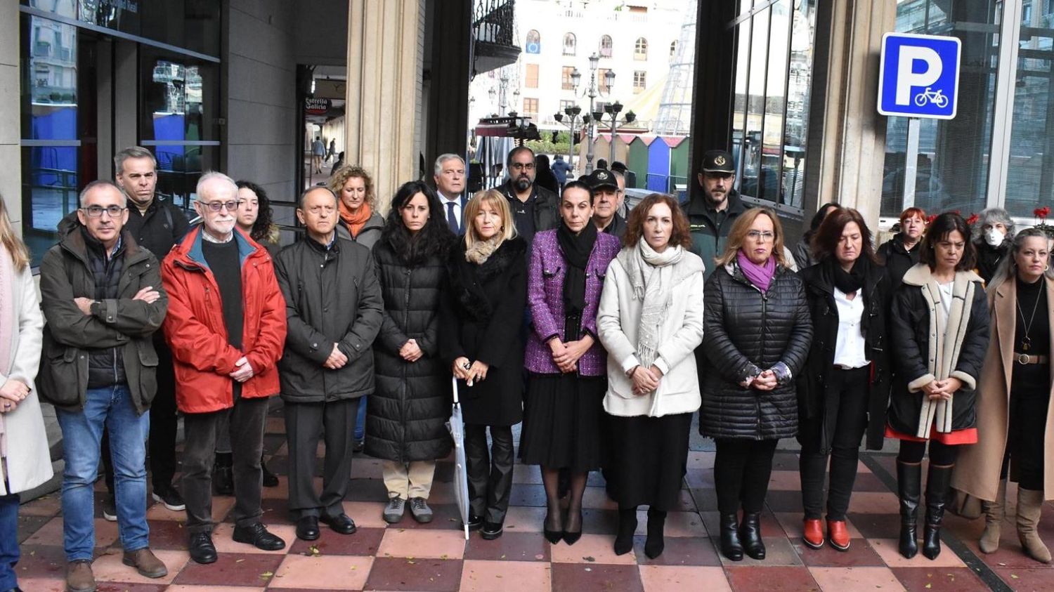 Minuto de silencio en Ciudad Real por el asesinato machista de una mujer de Barrax (Albacete).