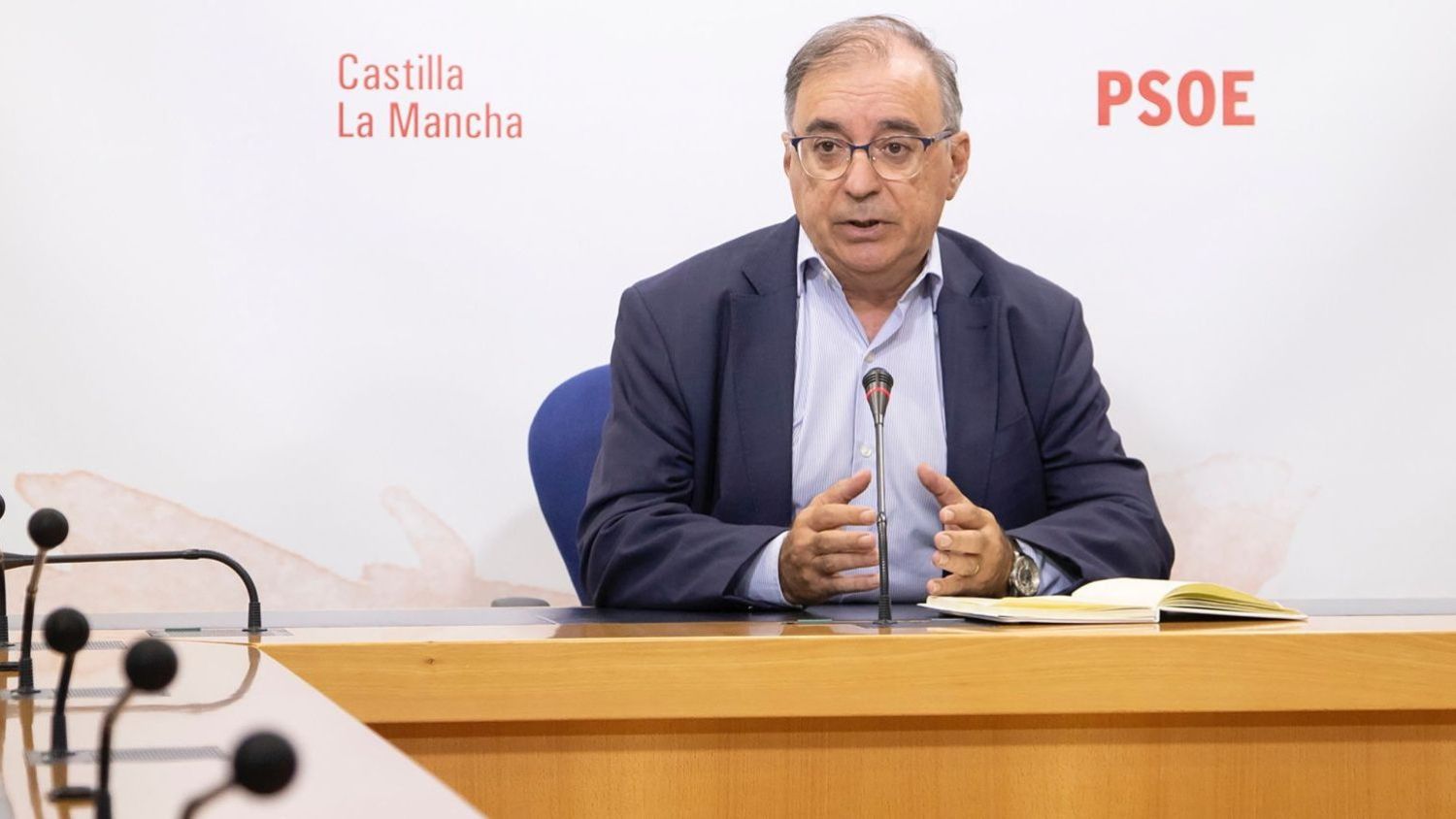 El presidente del grupo socialista en las Cortes autonómicas, Fernando Mora.