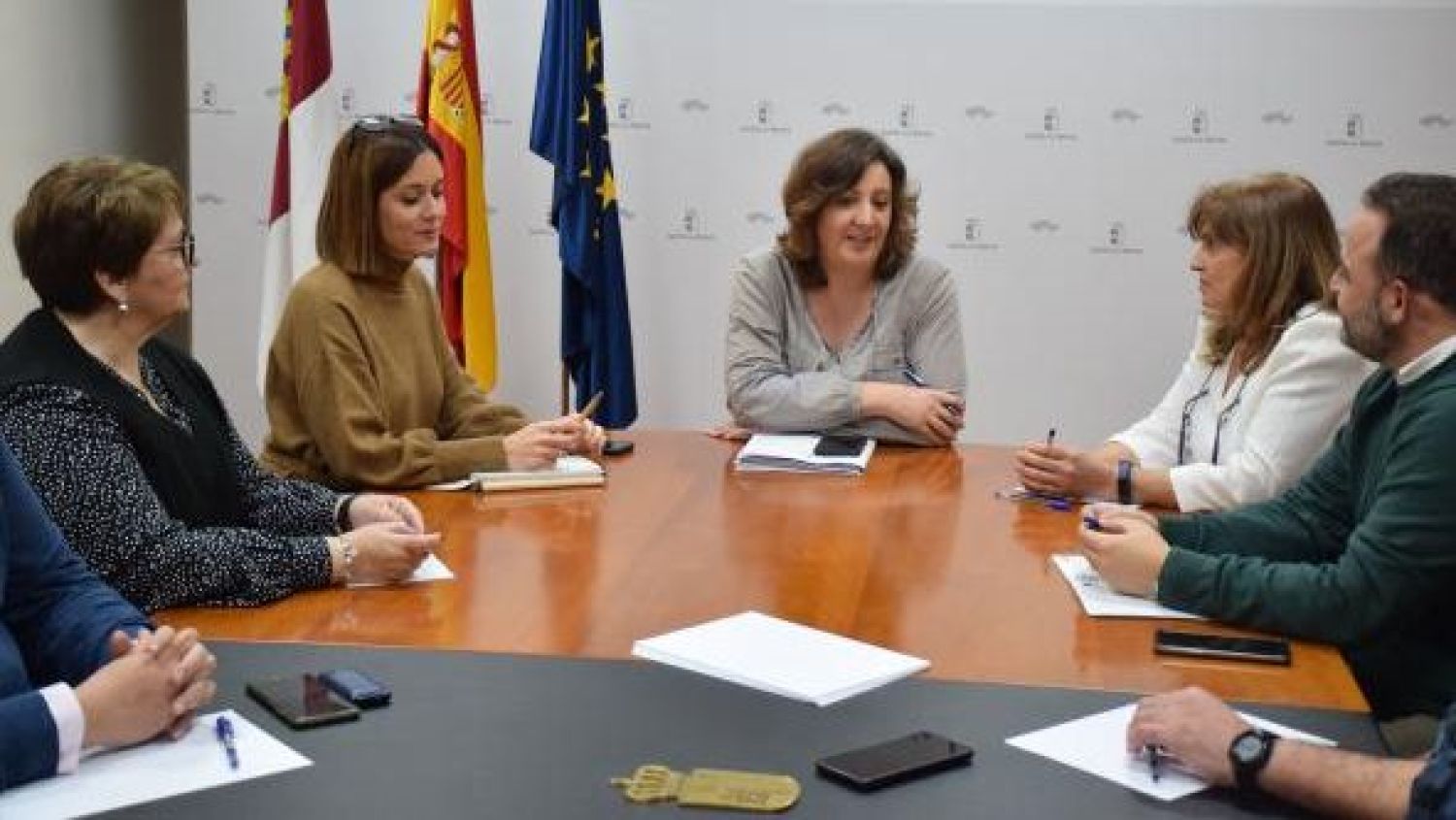 Patricia Franco se ha reunido con los miembros del Grupo de Acción Local Sierra del Segura.