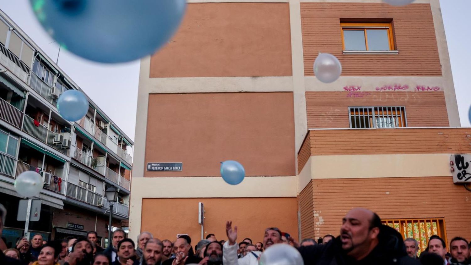 Familiares y amigos durante una manifestación con el objeto de reivindicar un 