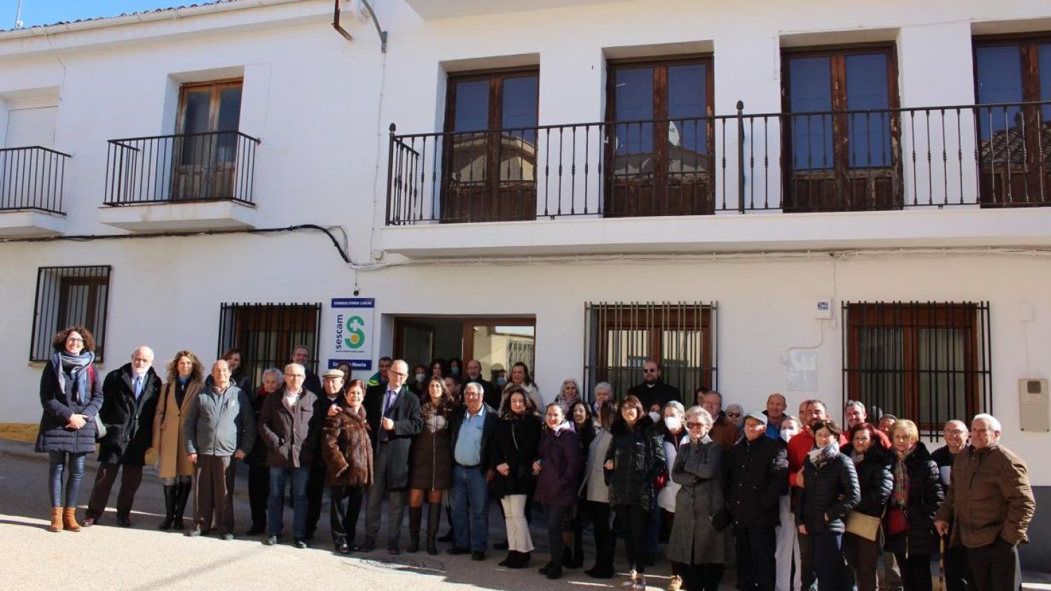 Visita a la reforma del consultorio local de Villagarcía del Llano, en Cuenca.