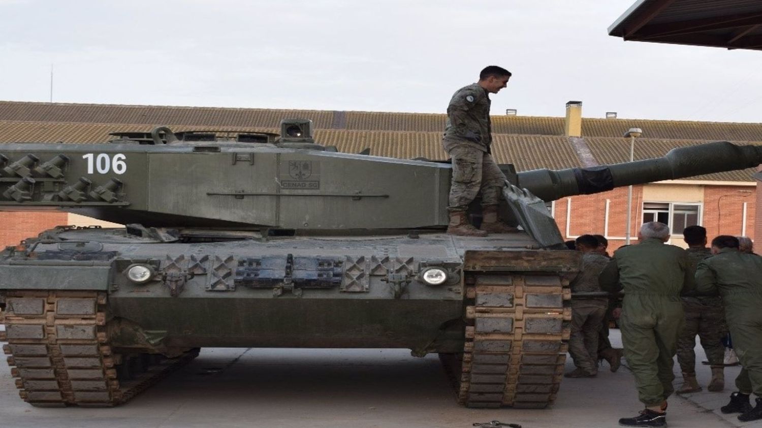 Militares españoles instruyen a ucranianos.