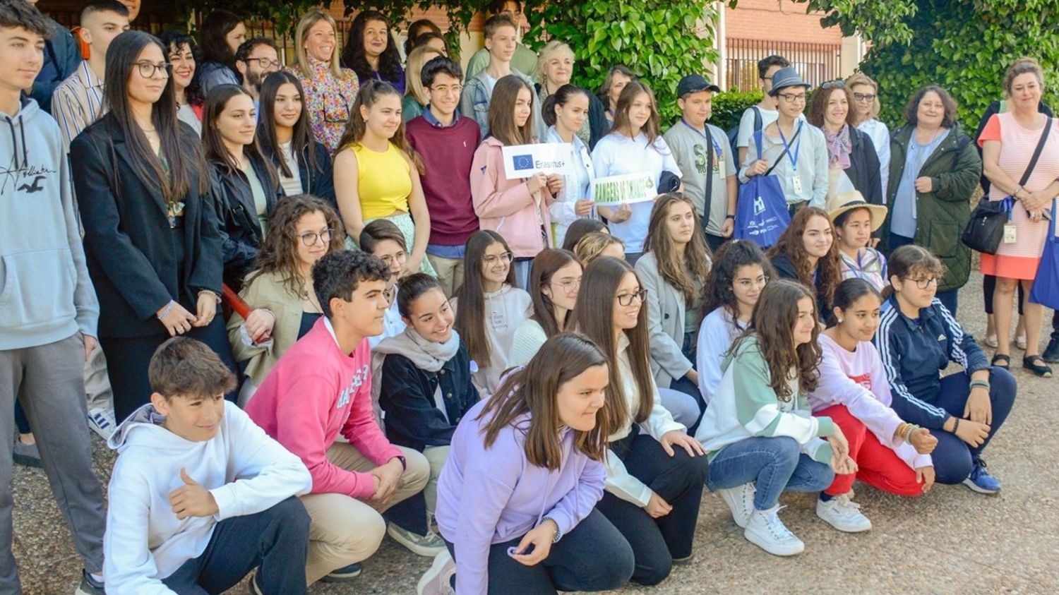 La alcaldesa de Tomelloso, Inmaculada Jiménez, recibiendo a los socios de Erasmus + del proyecto 