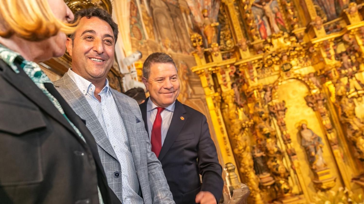 Emiiliano García-Page conoce la restauración del órgano de la iglesia de Nuestra Señora de la Asunción de Lezuza.