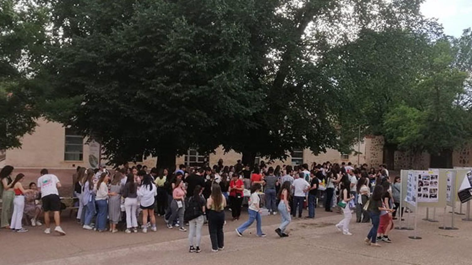 UCLM impulsa en institutos de Toledo un proyecto de ciencia ciudadana orientado al descubrimiento de nuevos antibióticos.