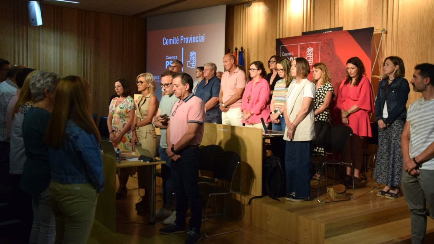 Minuto de silencio en el Comité Provincial del PSOE de Cuenca